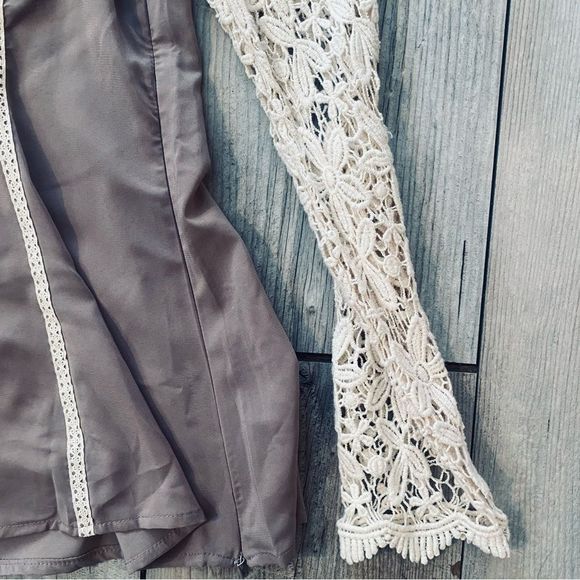 Ryu Long Sleeve Crocheted Top Size Medium NWT - Picture 4 of 8